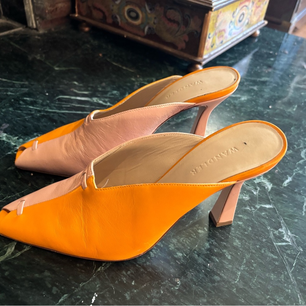 Open toe two tone mule size 39
